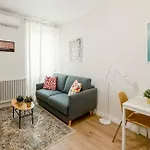 Casa Oriana 2 Centro-metro M1 דירה *